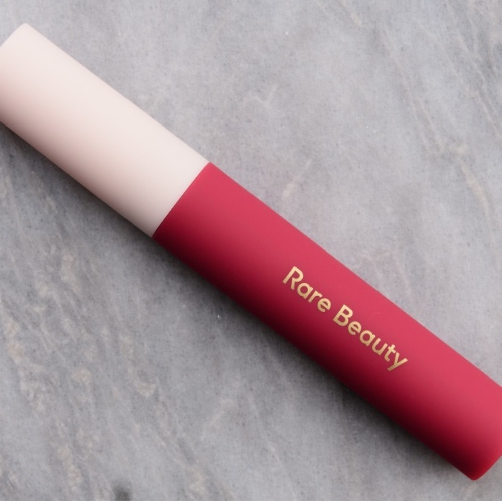 RARE BEAUTY LIP SOUFFLE MATTE CREAM LIPSTICK - HEROIC COLOR